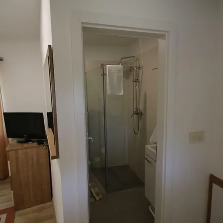 Oak House Hébergement de vacances Zadvarje