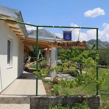 Oak House Holiday home *